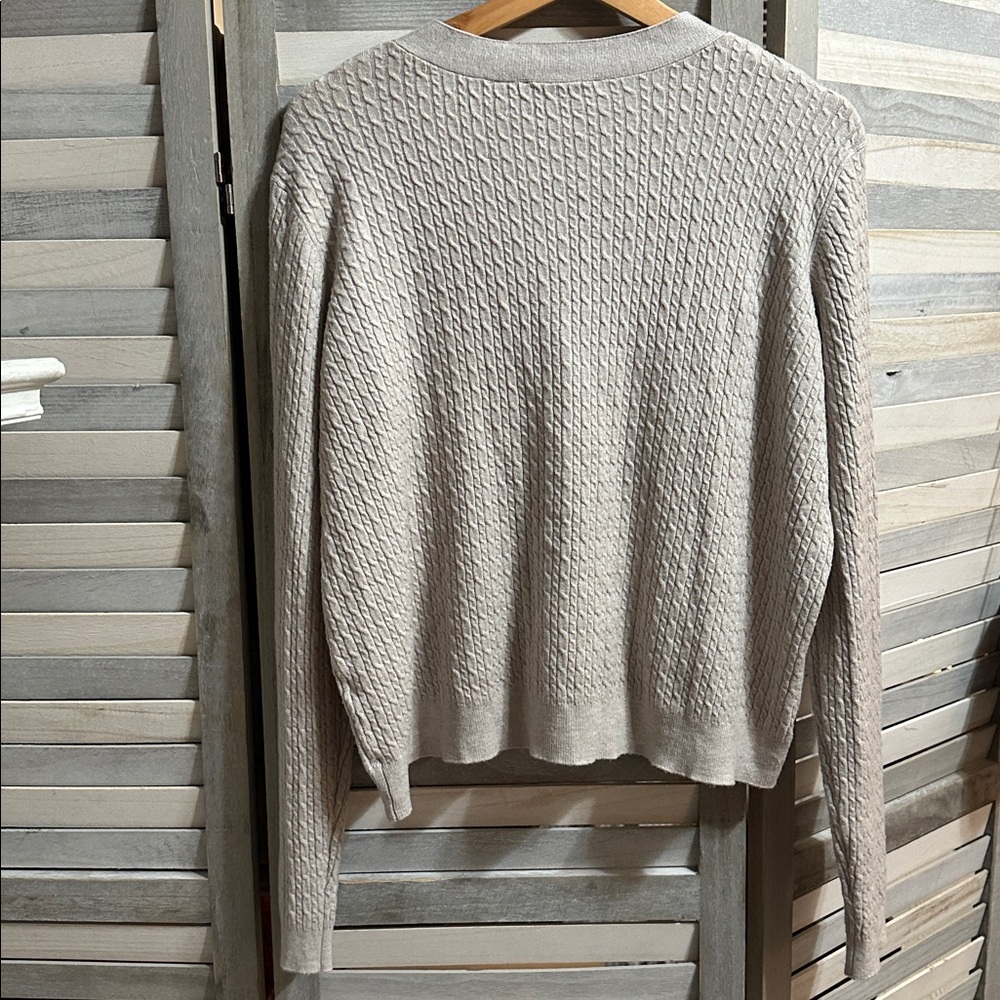 Elegant Knit Button-Up Cardigan - Picture 4 of 4